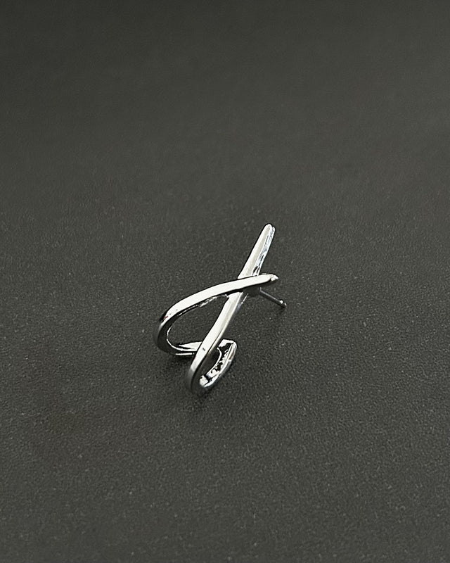 X earring (1pc - Pierced)